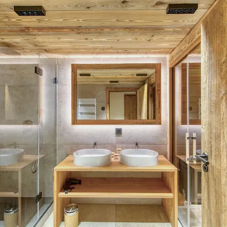 Two High-end Duplexes, Sauna And Stove 尚佩里